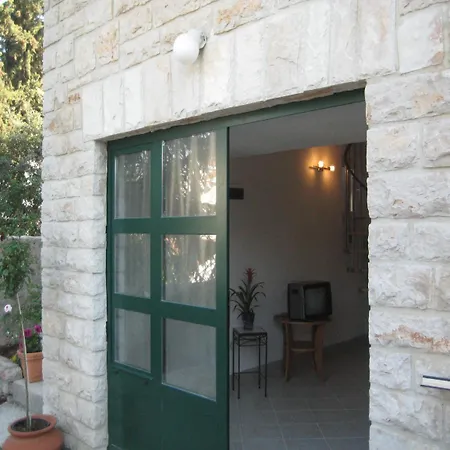 Studio Camellia - Studio With Terrace Apartment *