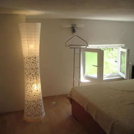 Apartment Studio Camellia - Studio With Terrace *